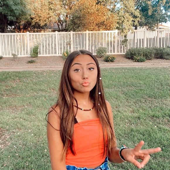 Meet your Posher, Kaelei - Picture 1 of 1